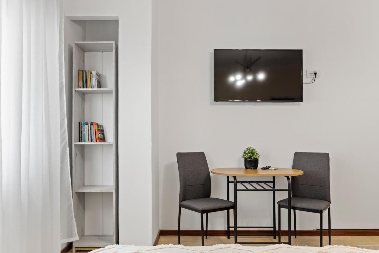 Upscale Studio, Walking Distance From The Old Town Bukarest Exteriör bild