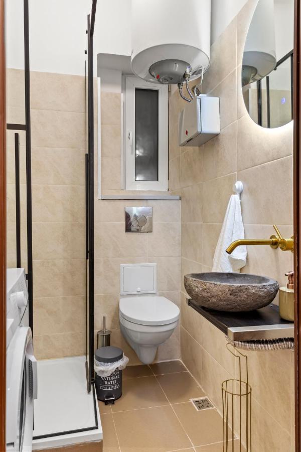 Upscale Studio, Walking Distance From The Old Town Bukarest Exteriör bild